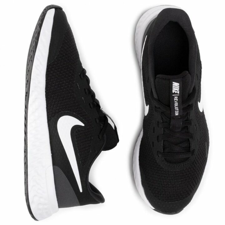 Nike Revolution 5 fekete futócipő