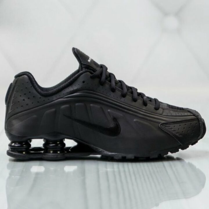 Nike Shox R4 fekete férfi utcai cipő