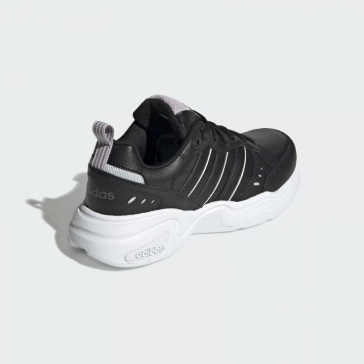 Adidas STRUTTER fekete férfi utcai cipő