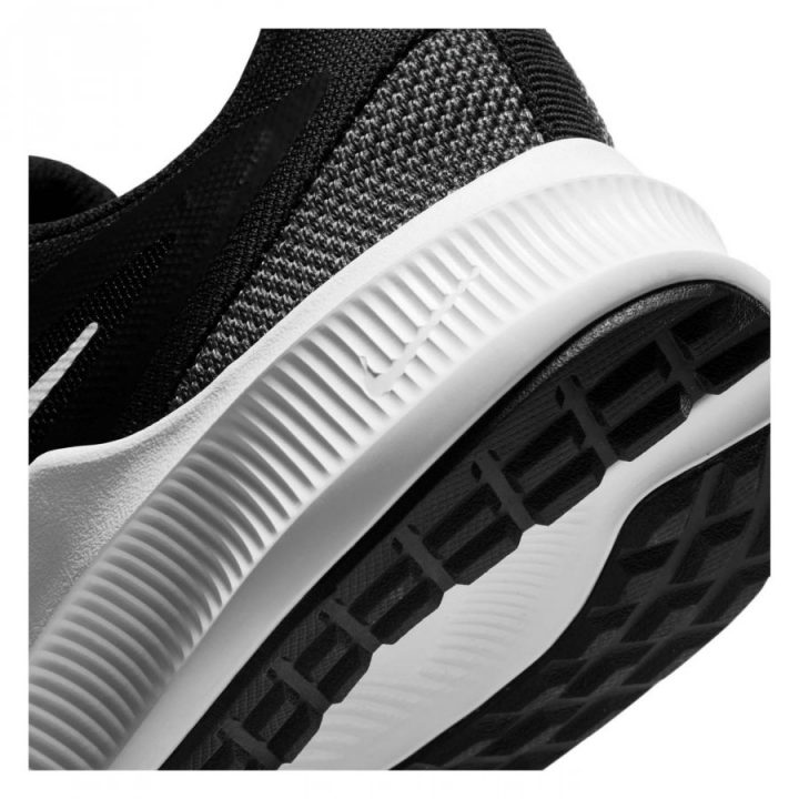 Nike Downshifter 10 fekete sportcipő