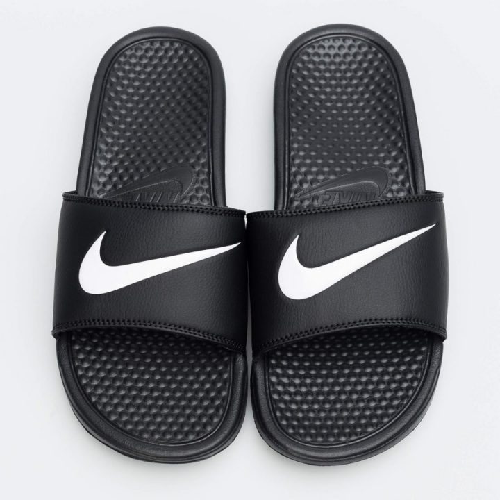 Nike Benassi JDI fekete papucs
