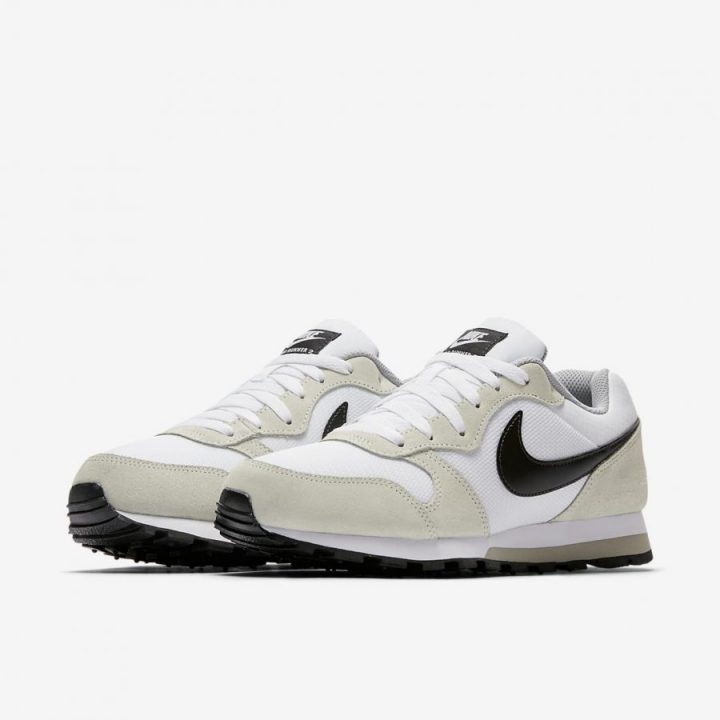 Nike MD Runner fehér utcai cipő