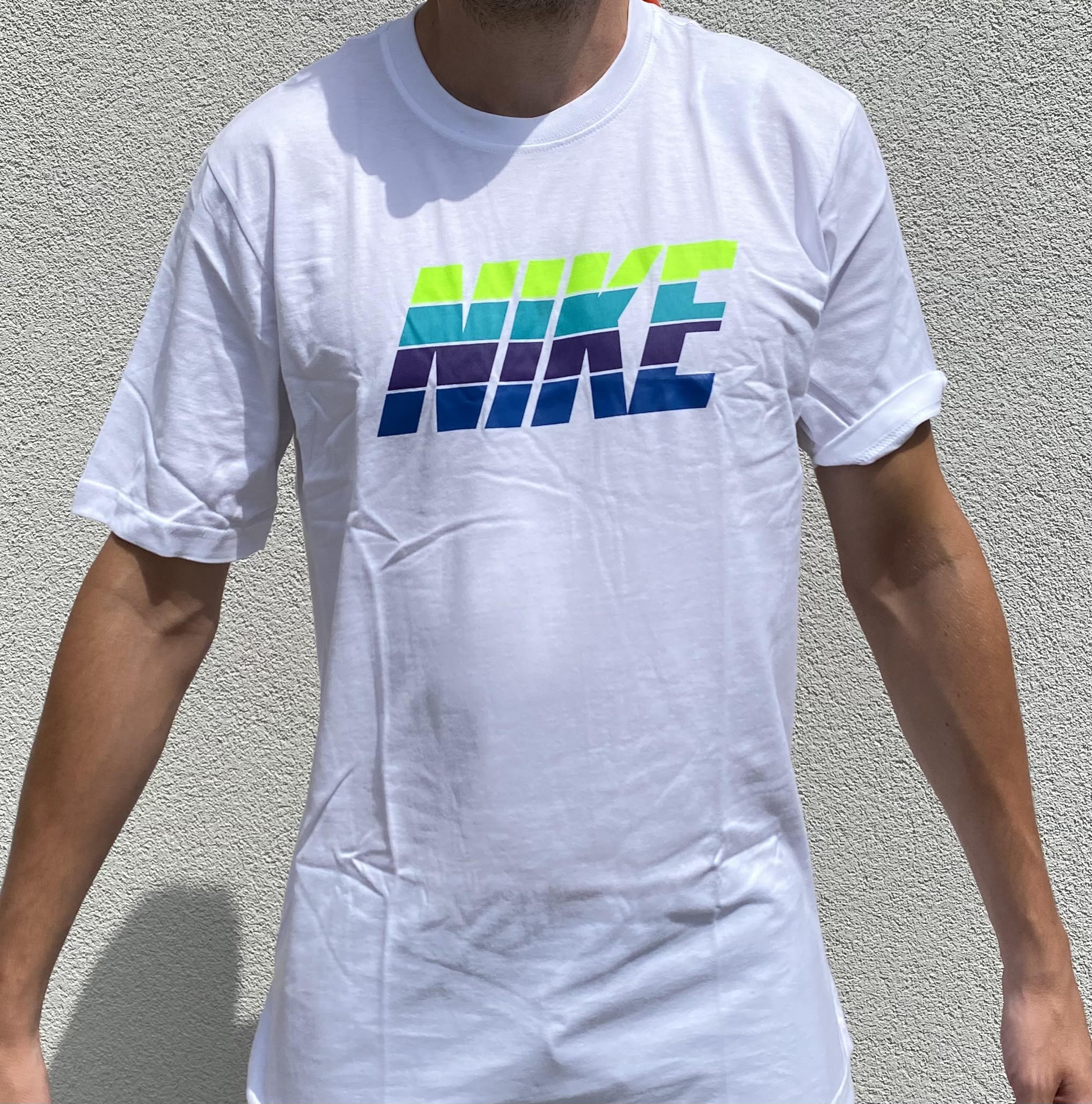 Nike több színű férfi póló
