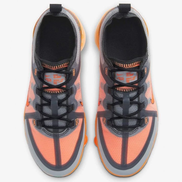 Nike szürke utcai cipő