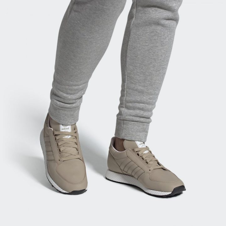 Adidas Forest Grove barna férfi utcai cipő