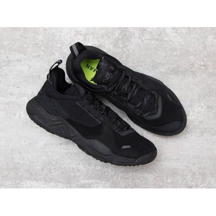 Jordan Delta Triple Black fekete utcai cipő