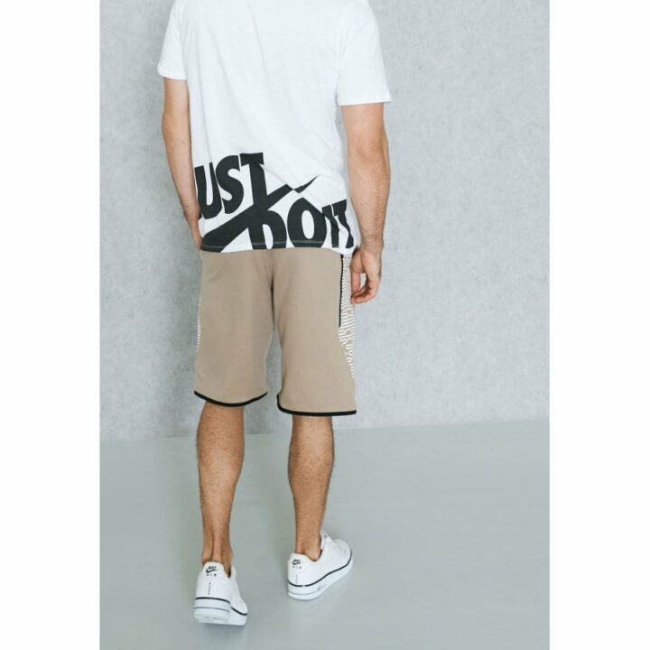 Nike International barna férfi rövidnadrág