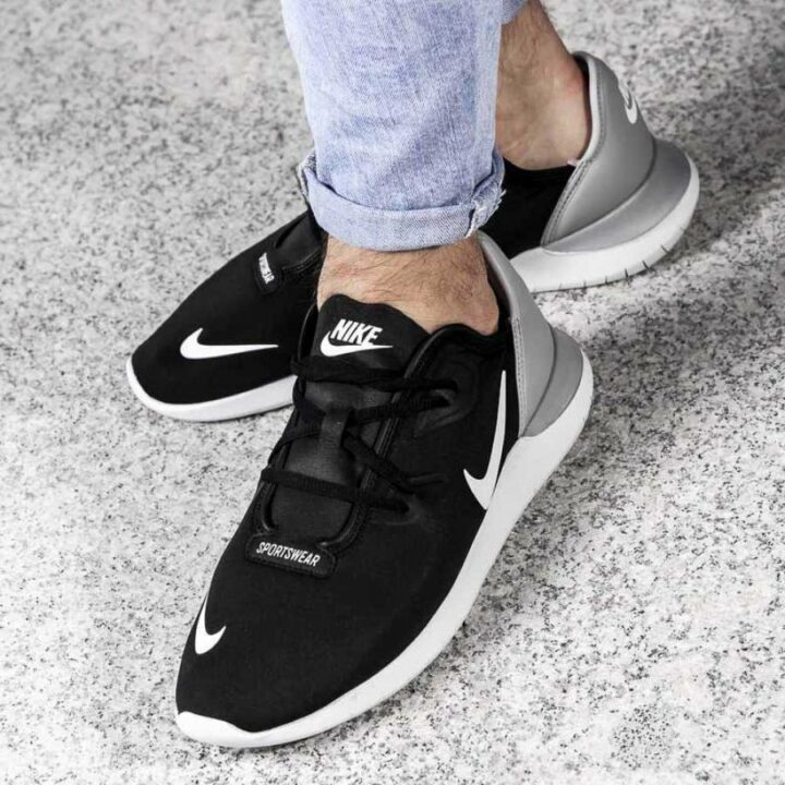 Nike Hakata fekete férfi utcai cipő