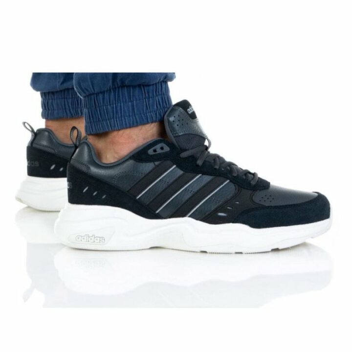 Adidas Strutter fekete férfi utcai cipő