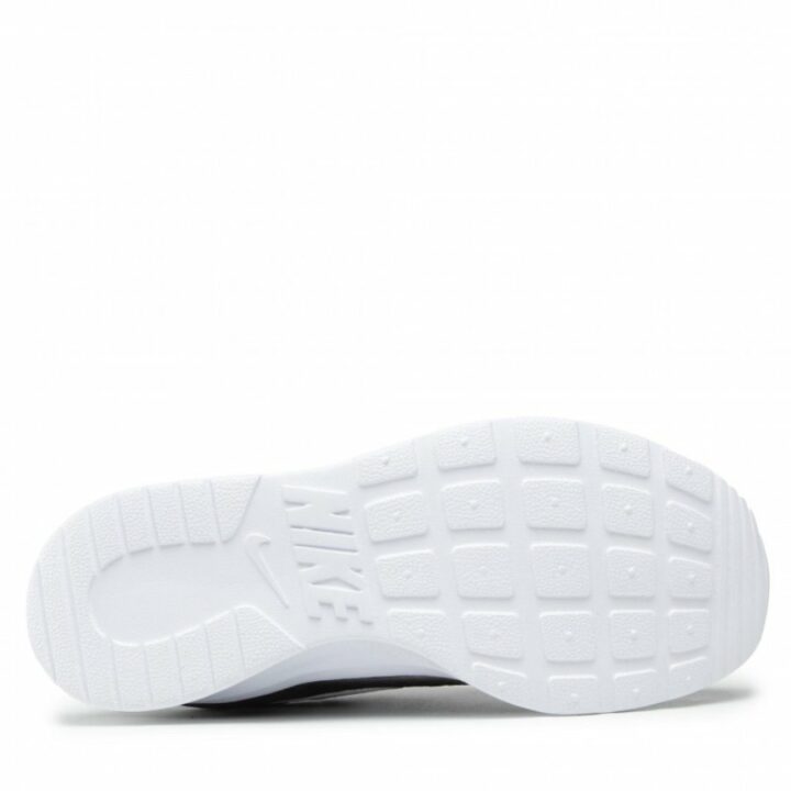 Nike Tanjun fekete női utcai cipő