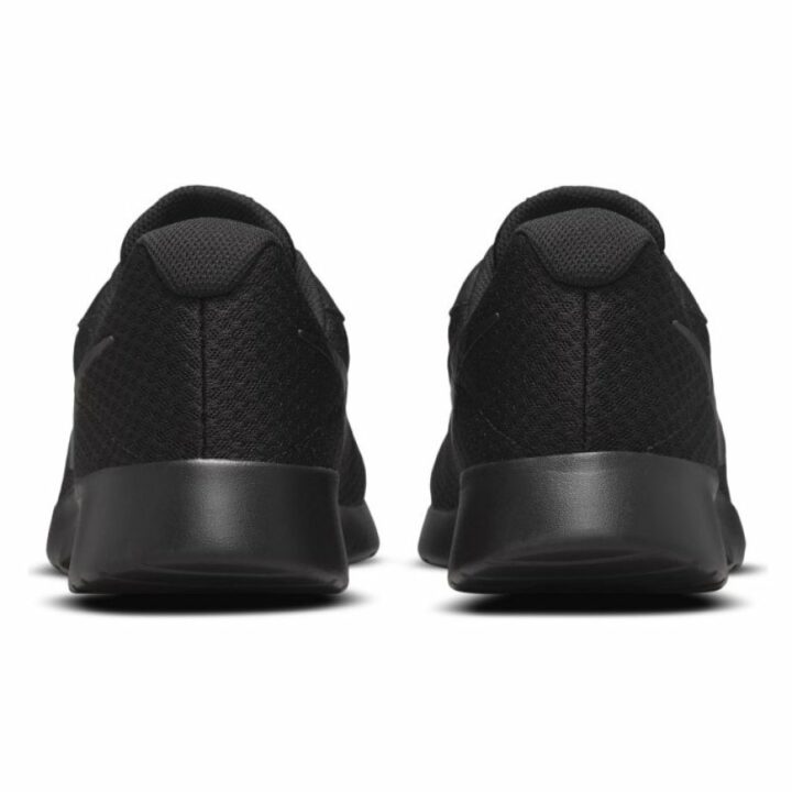 Nike Tanjun fekete férfi utcai cipő