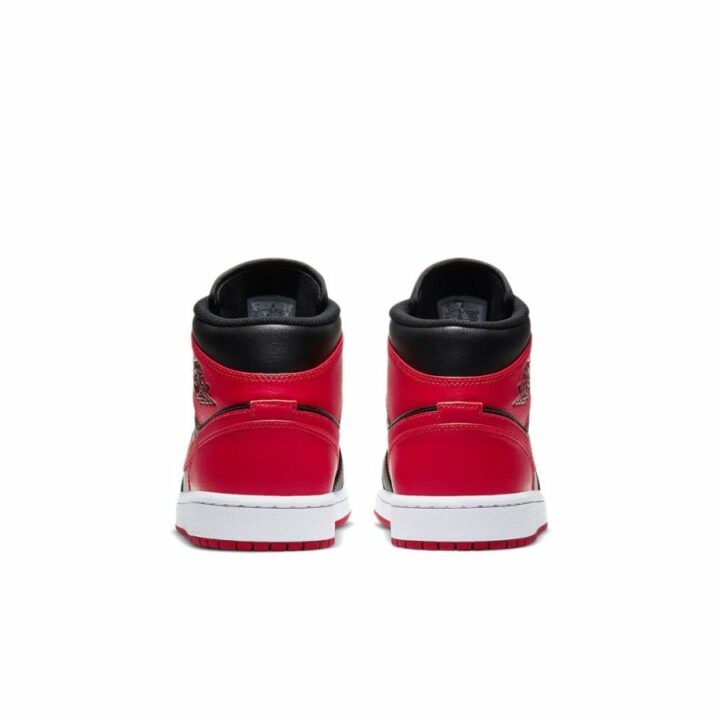 Jordan 1 MID Banned fekete utcai cipő