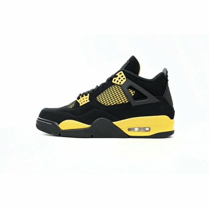 Jordan 4 Retro Yellow Thunder fekete utcai cipő