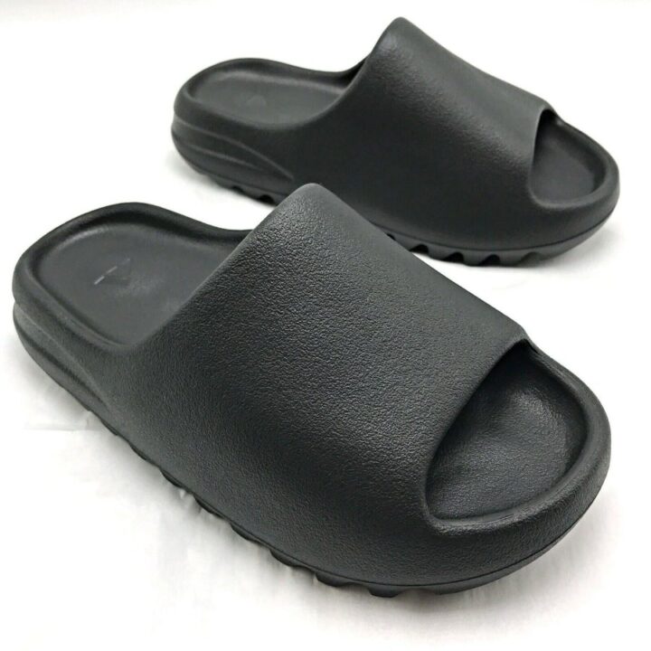 Adidas Yeeze Slide Onyx fekete papucs