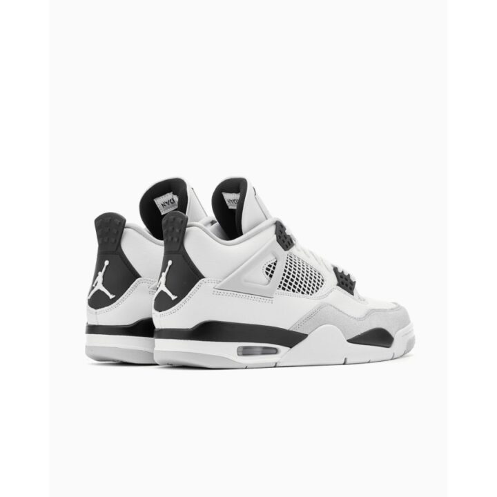 Jordan 4 Retro Military Black fehér utcai cipő