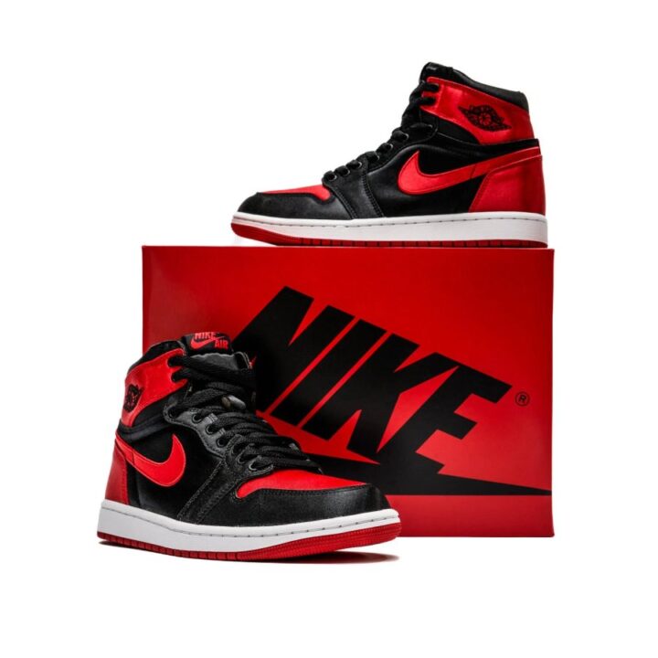 Jordan 1 Retro High OG Satin Bred fekete utcai cipő