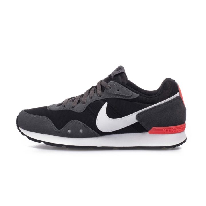 Nike Venture Runner fekete férfi utcai cipő
