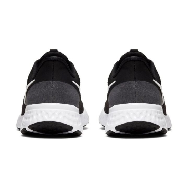 Nike Revolution 6 fekete férfi utcai cipő