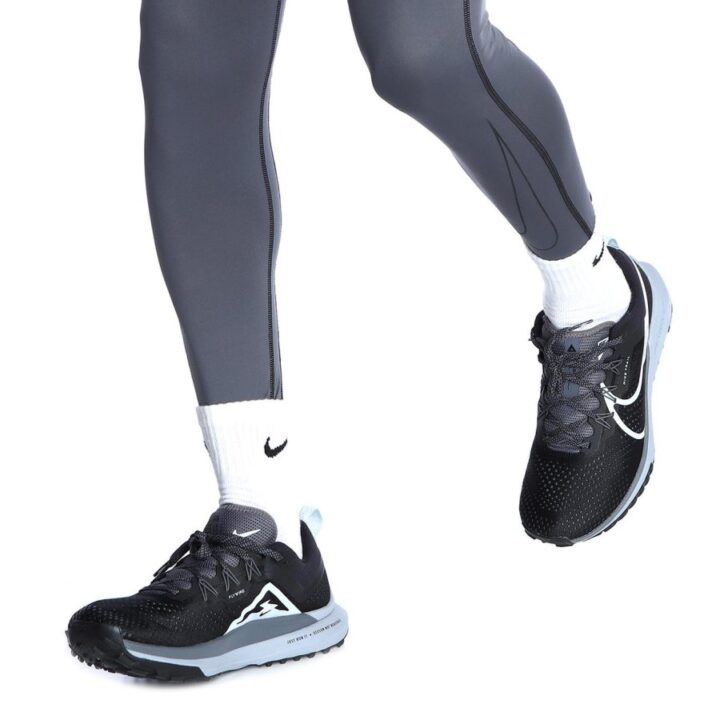 Nike React Pegasus Trail 4 fekete férfi futócipő