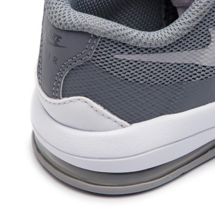 Nike Air Max Invigor szürke utcai cipő